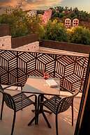 Malou & Charma Villas