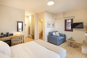 Lake Kremasta Hotel