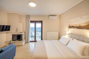 Lake Kremasta Hotel
