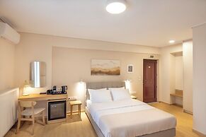 Lake Kremasta Hotel