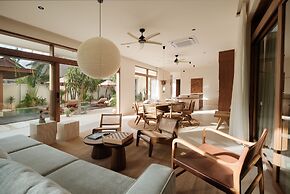 Manu Villas