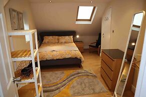 Apartment - Sleeps 4 - Near Castle & Town Centre
