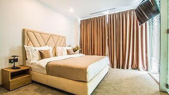 Central Carol APARTHOTEL