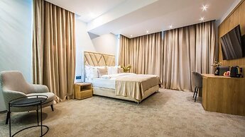 Central Carol APARTHOTEL