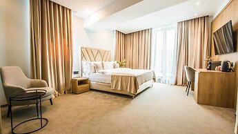 Central Carol APARTHOTEL
