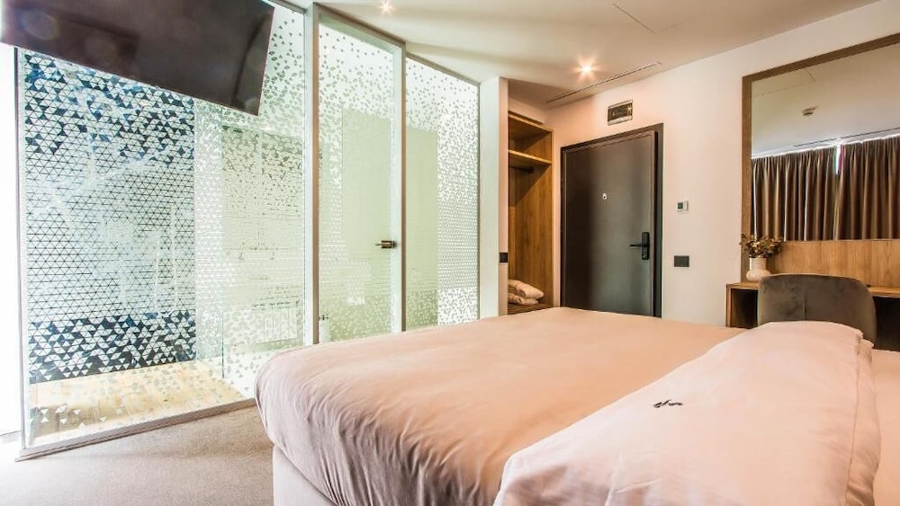 Central Carol APARTHOTEL