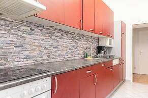 3BR Belvedere Bookable for Long Stays