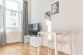3BR Belvedere Bookable for Long Stays