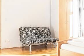 3BR Belvedere Bookable for Long Stays