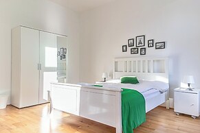 3BR Belvedere Bookable for Long Stays