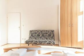 3BR Belvedere Bookable for Long Stays