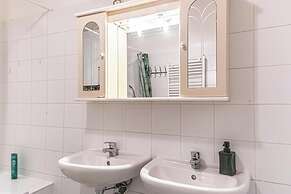3BR Belvedere Bookable for Long Stays
