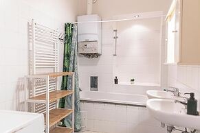 3BR Belvedere Bookable for Long Stays