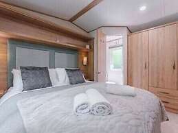 Tree Tops - Kelling Heath Holiday Park - 22244