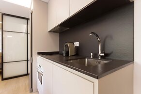 Stylish 1-bd Apart in Bernab u Concha Espina II