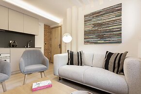 Stylish 1-bd Apart in Bernab u Concha Espina II