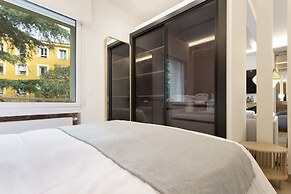 Stylish 1-bd Apart in Bernab u Concha Espina II