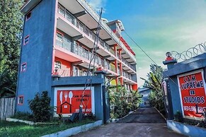 Camsupreme Studios Meru