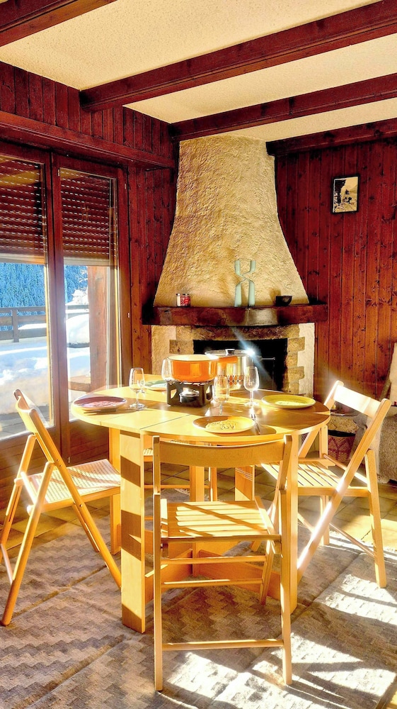 Charming Vintage Flat Near Spa & Slopes