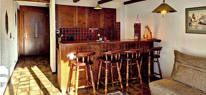 Charming Vintage Flat Near Spa & Slopes
