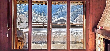 Charming Vintage Flat Near Spa & Slopes