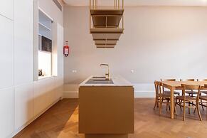 Entreparedes House