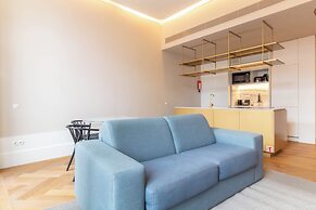 Entreparedes House
