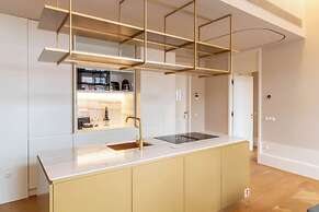 Entreparedes House