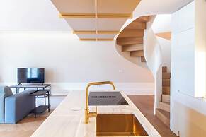 Entreparedes House