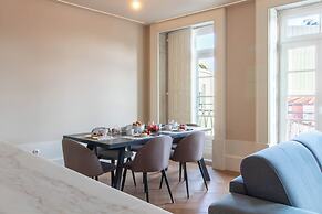 Entreparedes House