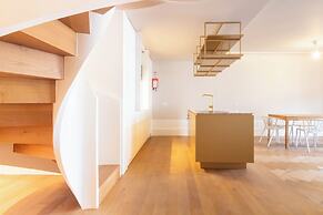 Entreparedes House
