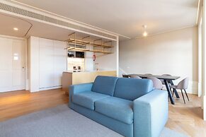 Entreparedes House
