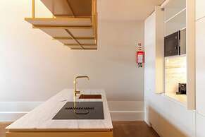 Entreparedes House