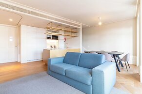 Entreparedes House