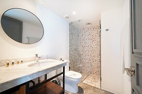 2 BR Condo - Rooftop w Ocean View Joya 2