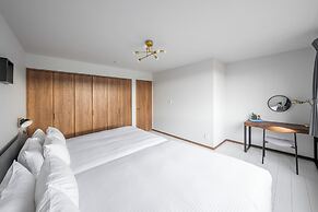 HILLS NISEKO B
