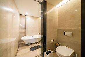 Zhome-Three Bedroom Luxury Suite3