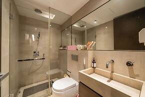 Zhome-Three Bedroom Luxury Suite3