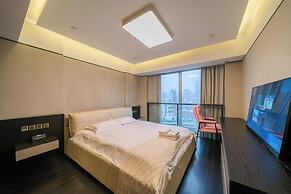 Zhome-Three Bedroom Luxury Suite3