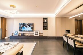 Zhome-Three Bedroom Luxury Suite3