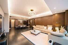 Zhome-Three Bedroom Luxury Suite3
