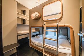 Zhome-Three Bedroom Luxury Suite3