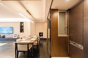 Zhome-Three Bedroom Luxury Suite3