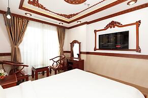 Quan Cuong Hotel