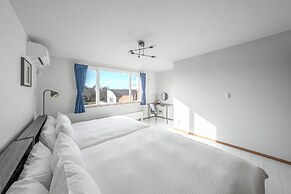 HILLS NISEKO C