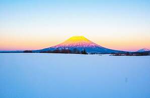 HILLS NISEKO C