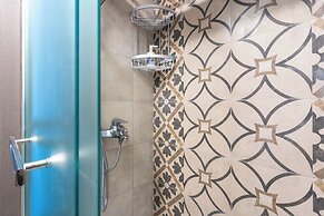 Maryam's 2-BR Apt. With Pool & Balcony in Larnaca