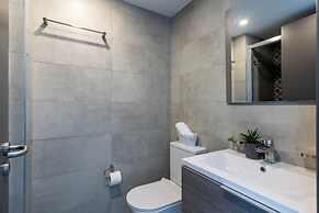 Maryam's 2-BR Apt. With Pool & Balcony in Larnaca
