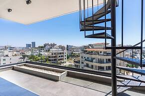 Maryam's 2-BR Apt. With Pool & Balcony in Larnaca