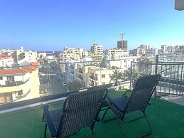 Maryam's 2-BR Apt. With Pool & Balcony in Larnaca